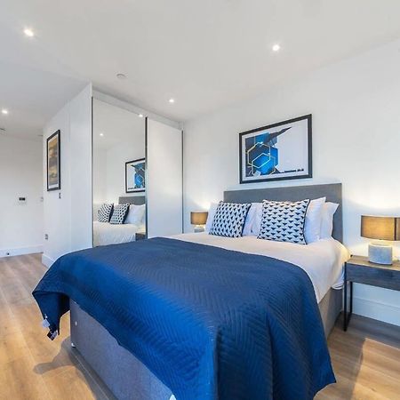 Modern Studio Apartment In East Grinstead Extérieur photo