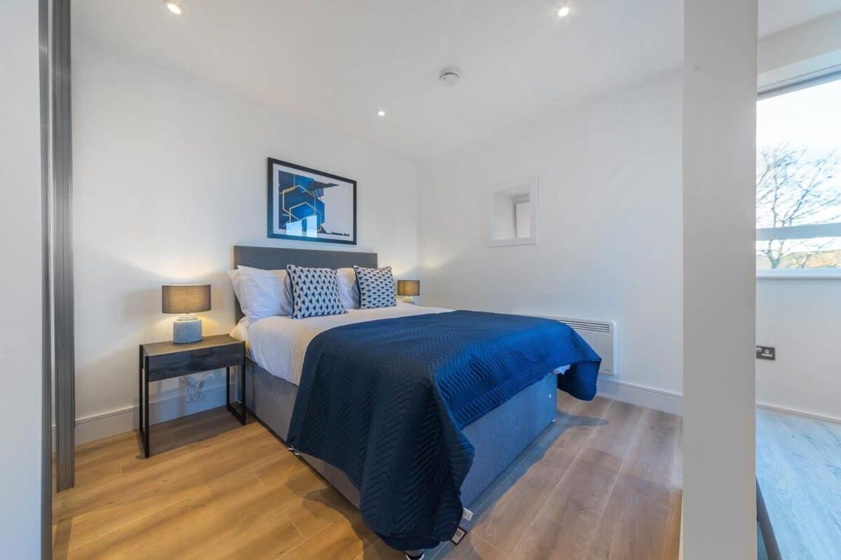 Modern Studio Apartment In East Grinstead Extérieur photo